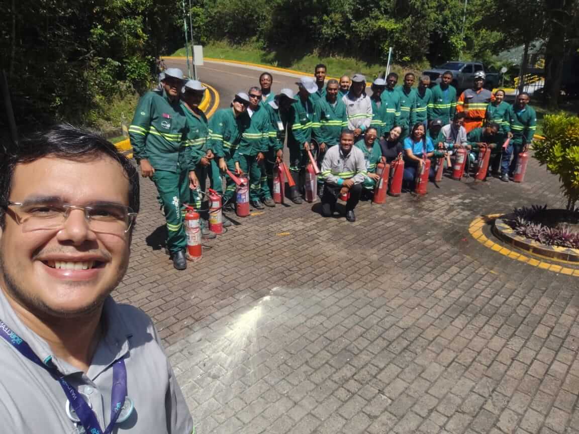 Treinamento de Atendimento a Emergências: uso e manuseio de equipamentos de combate a incêndio